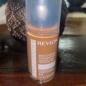 REVLON ILLUMINATE SKIN CARING FOUNDATION 513